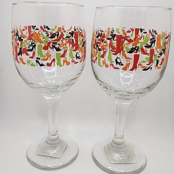 Set of 2 "Shoes" Wine Glasses - Picture 2 of 9